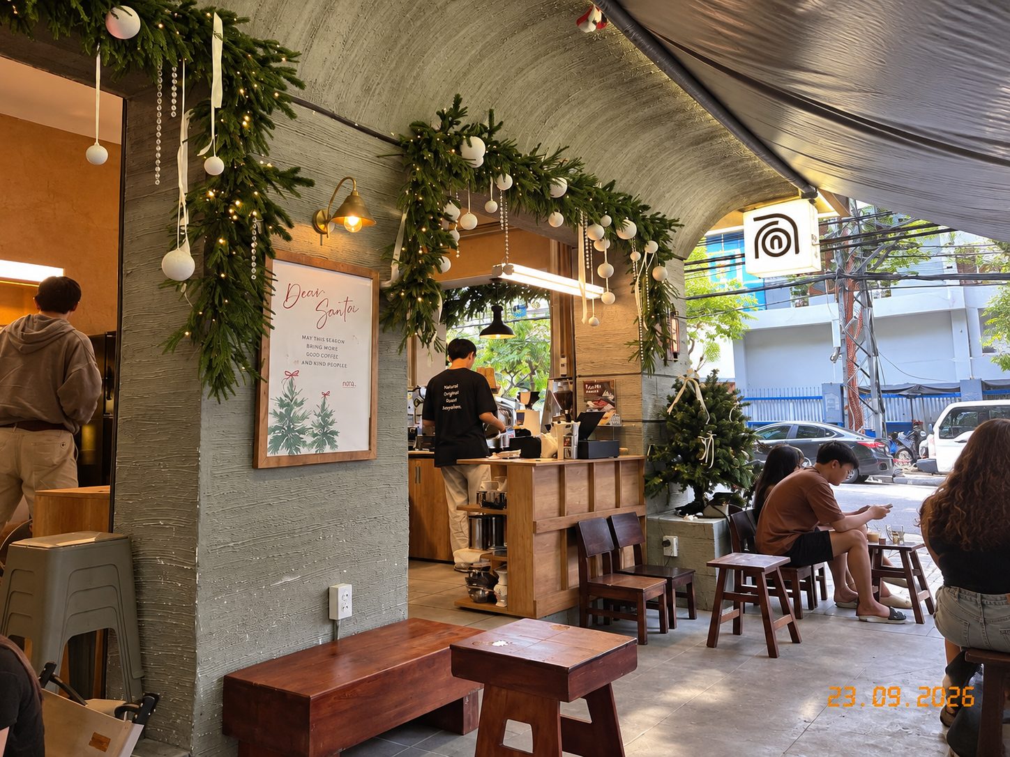 Nora Coffee Roastery — уютный кофе на воздухе в Нячанге — фото 2