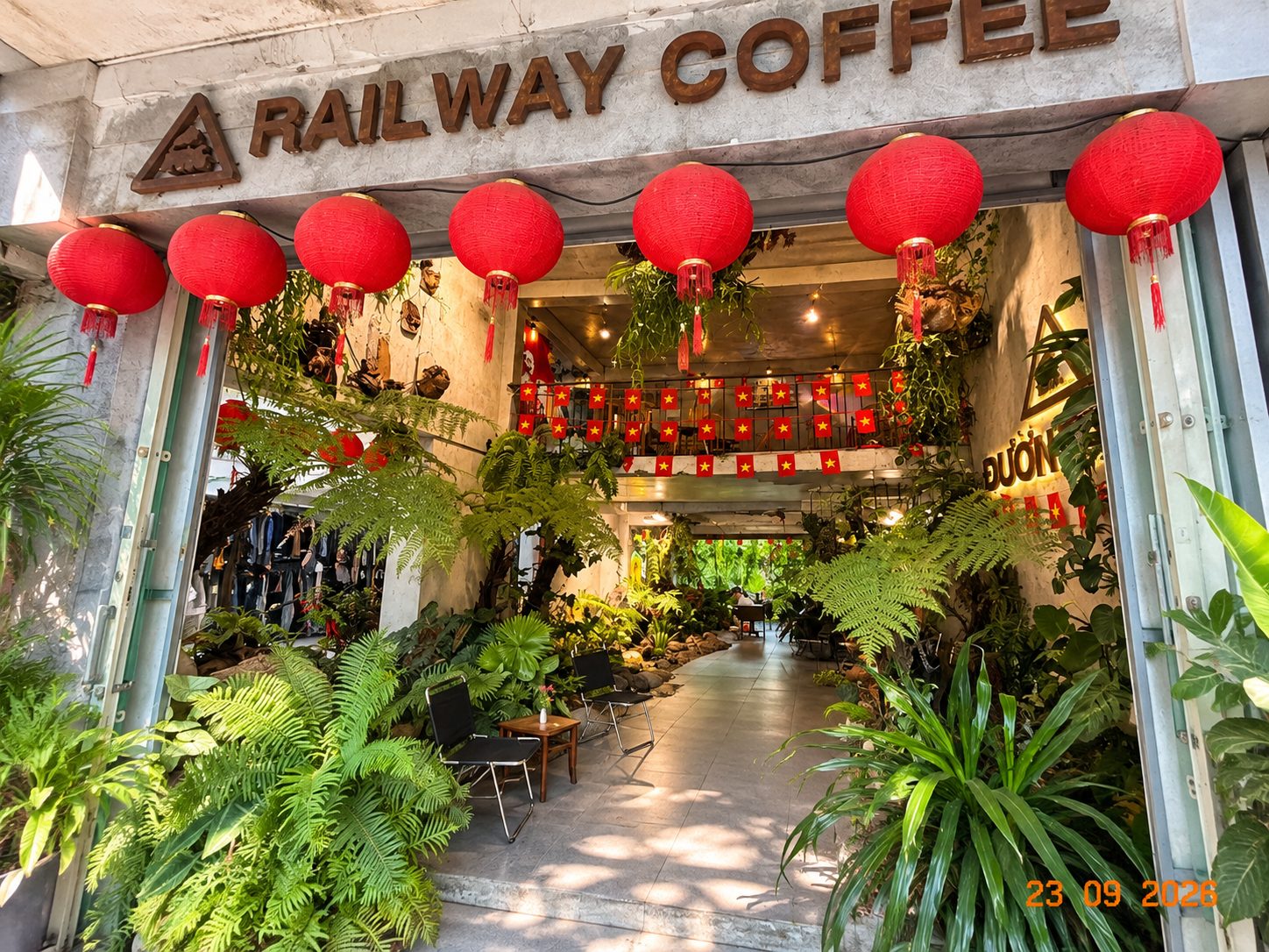 Railway Cafe — кофейня с настоящим поездом в Нячанге — фото 2